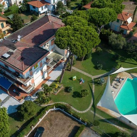 Hotel La Palma リド・ディ・カマイオーレ エクステリア 写真