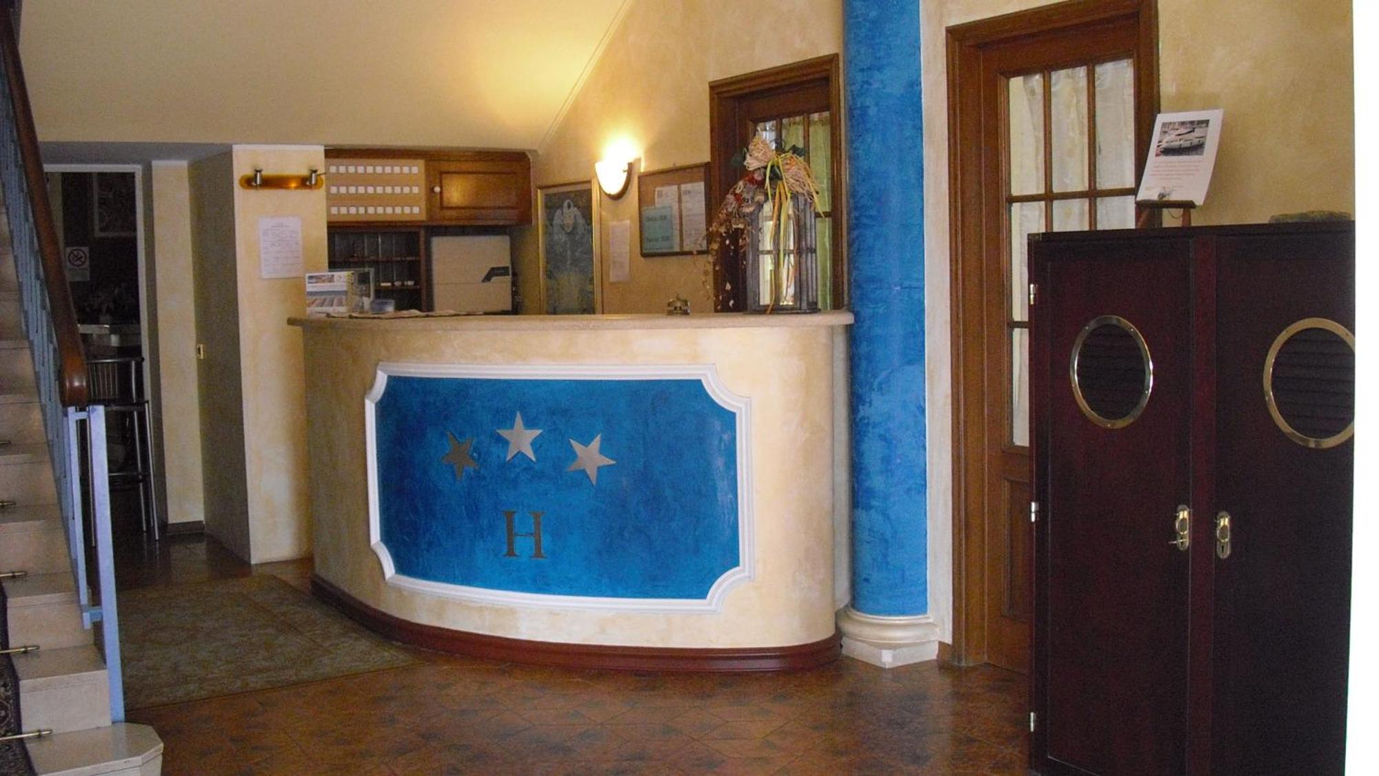 Hotel La Palma リド・ディ・カマイオーレ エクステリア 写真